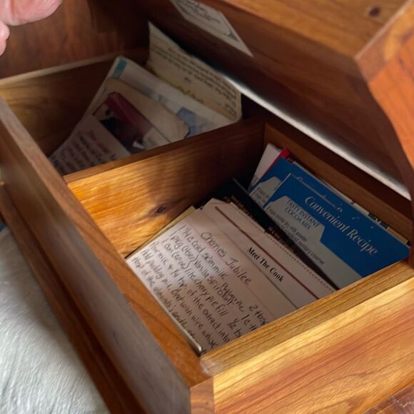Vintage handmade pine double recipe box Arvella’s Summer Shop & Art Gallery - Picture 5 of 9